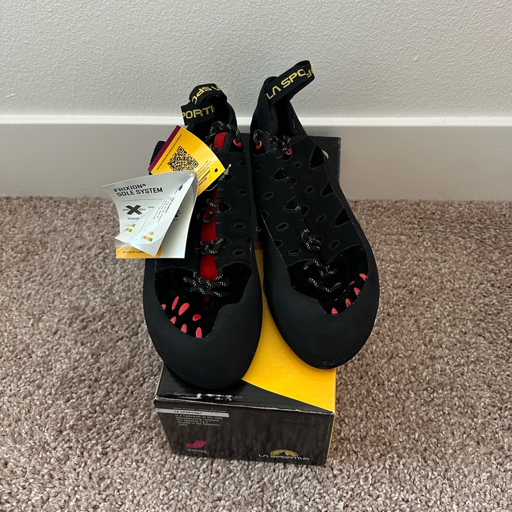 La Sportiva Tarantula Climbing Shoe - Picture 2 of 5